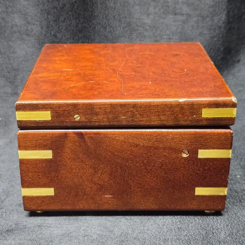 Montreux Quartz Clock In Dark Wooden Box CL137N2